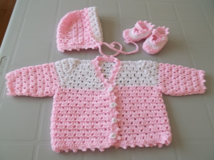 Ensemble chandail bonnet et chausson,  Aline