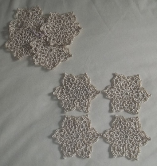Sous-verres, Aline