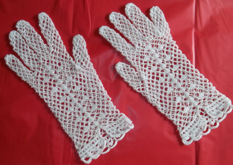 Gants de la Mariée, Aline